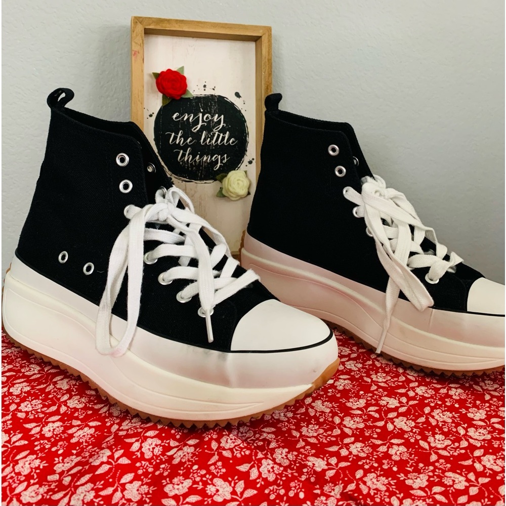 Madden Girl Women’s Platform Sneakers Size 7